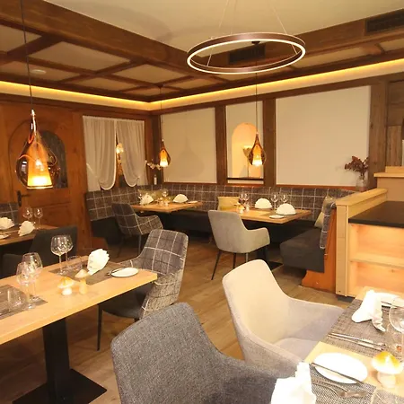 Wohlfuehlhotel Bercher 호텔 4*