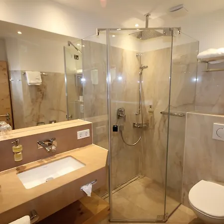 فندق Wohlfuehlhotel Bercher فالدزهوت-تينغن